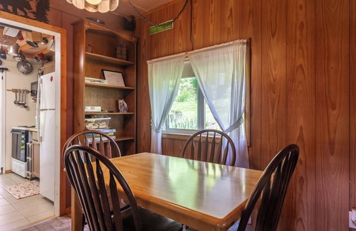 Bath Cabine | Cozy Cabin with an RV &Camper Hookup