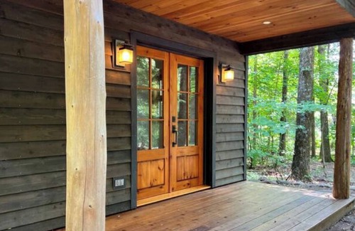 New Paltz Cabine | Cozy cabin with Mohonk Preserve access, wifi, AC, and adjacent studio building