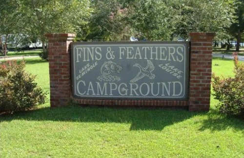 Donalsonville Cabine | Cozy Cabin with Private Lake enjoyable in Fins&Feathers RV Park Donalsonville GA