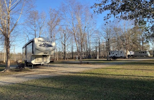 Donalsonville Cabine | Cozy Cabin with Private Lake enjoyable in Fins&Feathers RV Park Donalsonville GA