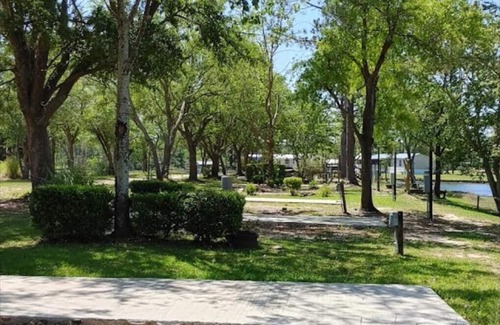 Donalsonville Cabine | Cozy Cabin with Private Lake enjoyable in Fins&Feathers RV Park Donalsonville GA