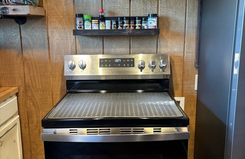 Rupert Cabine | Cozy cabin with WiFi and AC in charming Butler Private getaway on large acerage