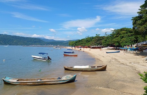 Pontal Appartement | Confortable Suite Caiçara | AC, TV & Wi-Fi à 300m du centre historique de Paraty