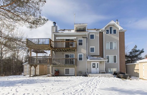Calabogie Copropriété | Cozy Calabogie condo with high speed internet