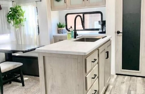 Sequim Maison | Cozy Camper in Sunny Sequim