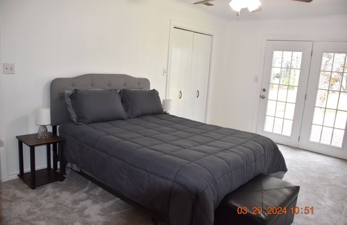 Canton Autre | Cozy Canton Cottage + Cabin - 2 separate houses on same property. Sleeps 12