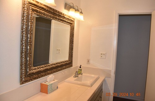 Canton Autre | Cozy Canton Cottage + Cabin - 2 separate houses on same property. Sleeps 12
