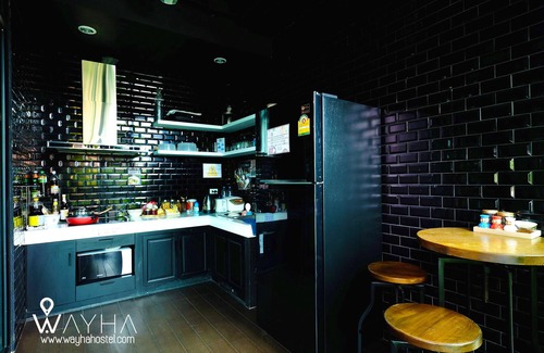 Lak Si Hôtel | Cozy Capsule Dorms With a Shared Kitchen and a Social Area