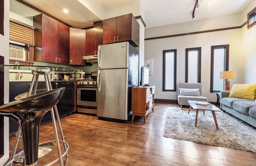 Broadway Cottage | Cozy Capitol Hill Cottage