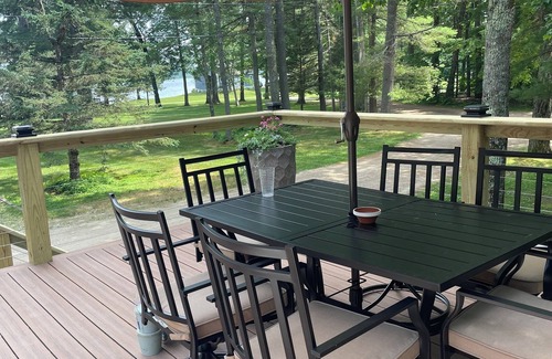 Center Ossipee Cottage | Maison de transport confortable sur le lac Ossipee. Accès à la plage privée. Renseignez-vous sur quai de bateau