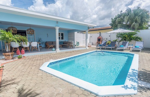 Oranjestad Villa | Cozy Casa! Tasteful villa with private pool!
