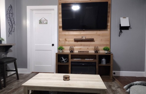 Lawton Maison | Cozy Casita in Lawton! Near Fort Sill! Perfect getaway for visitors!