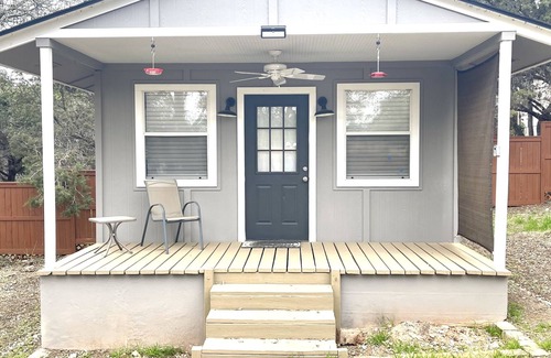 Cardinal Hills Cottage | Cozy Casita just minutes from Lakeway