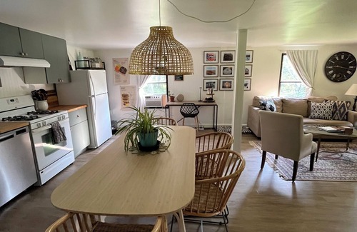 Saugerties Cabine | Cozy Catskills Cabin Pet-Friendly!