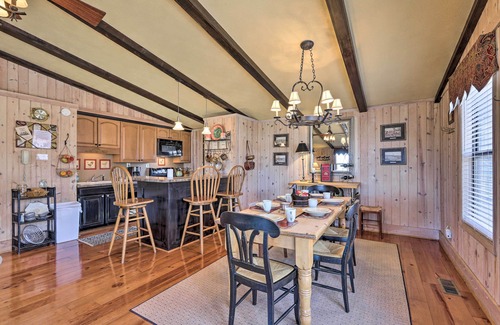 Pine Mountain Cabine | Cozy ‘Caymus Cabin’ ~ 3 Miles to Callaway Gardens!