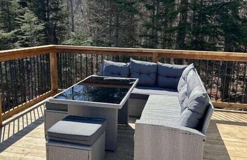 Notre-Dame-Des-Bois Chalet De Ski | Cozy Chalet with Breathtaking Mountain View
