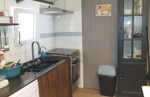 Soturac Chalet De Ski | Cozy chalet in nice Soturac with WiFi