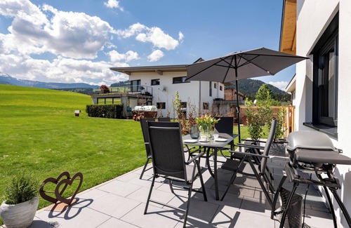 Hopfgarten im Brixental Appartement | Cozy chalet invites you to feel good