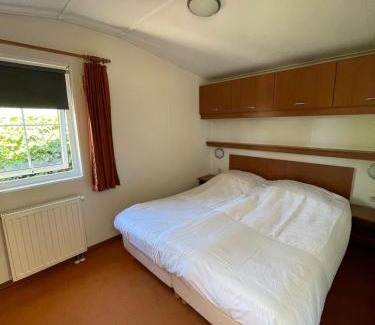 Goedereede Maison | Cozy chalet near beach, dune and forest