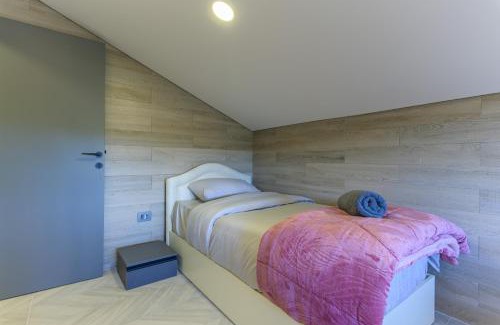 Mzaar Kfardebian Appartement | Cozy Chalet Stay with AC
