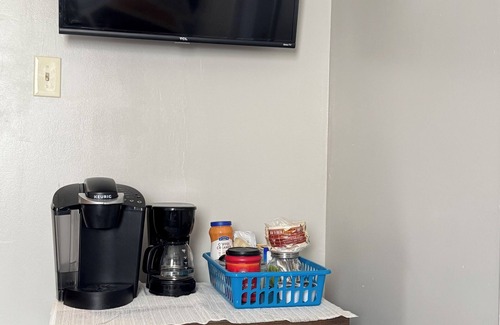Southeast Houston Maison | Cozy chalet with WiFi and AC in fabulous Houston