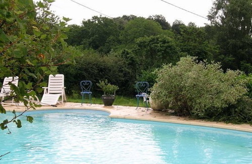 Echassieres Cottage | Chalet familial avec piscine et animaux, 5 pers., terrasse couverte, proche de Montluçon et Gannat