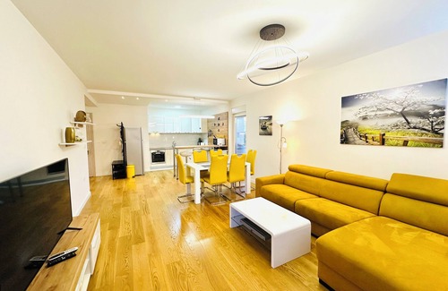 Bar Copropriété | Cozy charming 2-bedroom, perfect for families, with AC, WiFi in terrific Bar