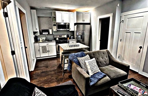 Heart of Chicago Appartement | Près du centre-ville de Chicago-Privé -PARKING-TRAIN GRATUIT!