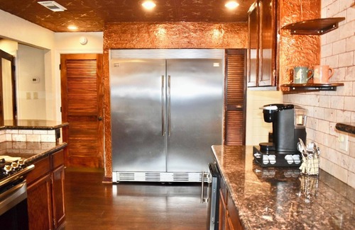 Beaumont Maison | Cozy, Charming & Peaceful 3-bedroom house with AC, WiFi in delightful Beaumont .