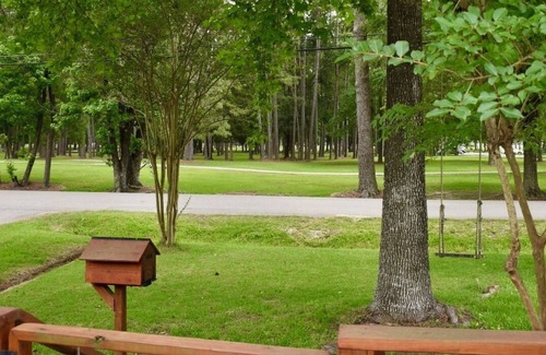 Beaumont Maison | Cozy, Charming & Peaceful 3-bedroom house with AC, WiFi in delightful Beaumont .