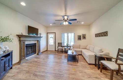 Checotah Maison | Cozy Checotah Retreat with Deck Near Eufaula Lake