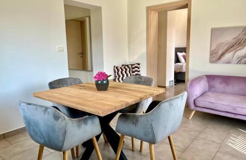 Kobarid Appartement | Cozy & Chic - Apartment with a private patio