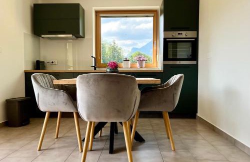 Kobarid Appartement | Cozy & Chic - Apartment with a private patio