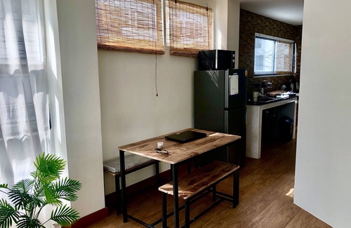 Din Daeng Appartement | Cozy City Studio with Fast WiFi & Balcony Views — 5 Minutes to MRT Metro!