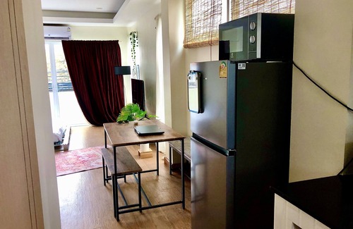 Din Daeng Appartement | Cozy City Studio with Fast WiFi & Balcony Views — 5 Minutes to MRT Metro!