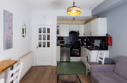 Tollcross Appartement | Cozy City Centre 2 Bedroom Apt by the Meadows! 6