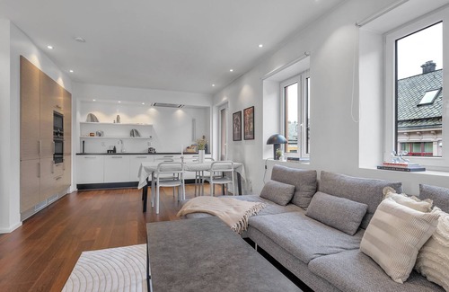 Engen Appartement | Cozy City Haven: Spacious, Centrally Located in Bustling Heart of Bergen!