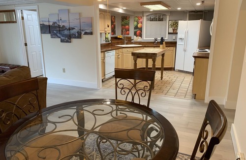 South Berwick Appartement | Cozy, coastal apartment- 5 mi to Ogunquit beach!