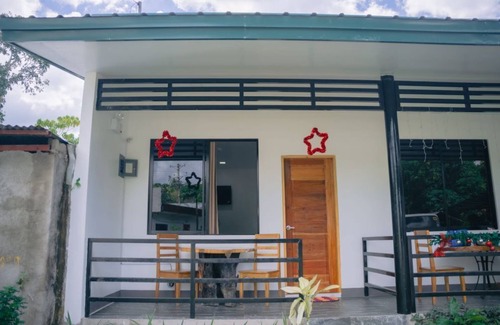 Hinoba-an Appartement | Cozy Coastal Haven: Your Retreat for Four in Island Paradise
