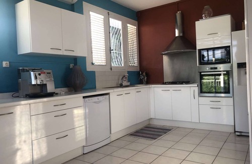 Saint-Claude Appartement | COZY COCOON WITH POOL, spacious three-bedroom air-conditioned apartment