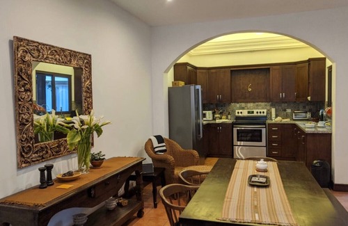 Antigua Guatemala Maison | COZY COLONIAL TWO-BEDROOM FAMILY HOME WITH BEAUTIFUL TERRACE WITH VOLCANOES VIEW
