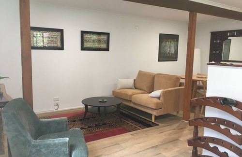 Eagle Heights Appartement | Cozy Comfort is a self contained apartment surrounded by beautiful greenery.