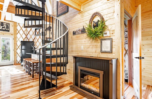 Pigeon Forge Cabine | Cozy Comforts 1br Huge Deck Hot Tub & Gas Grill - Next to Dollywood!
