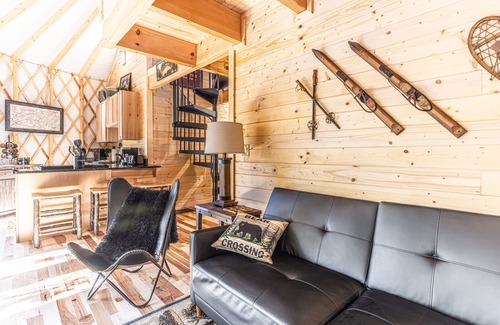 Pigeon Forge Cabine | Cozy Comforts 1br Huge Deck Hot Tub & Gas Grill - Next to Dollywood!