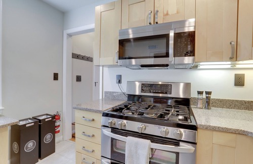 West Riverdale Maison | Cozy & Comfy Bright 3BR Home in the heart of Riverdale Park