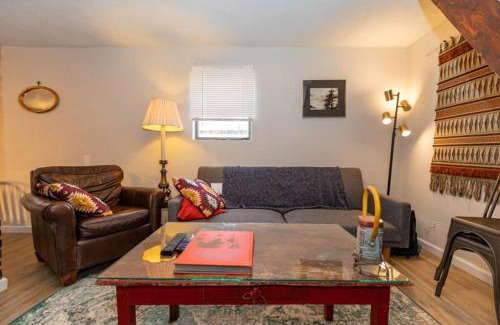 Mount Washington Maison | Cozy & Comfy Cottage in the City - w parking