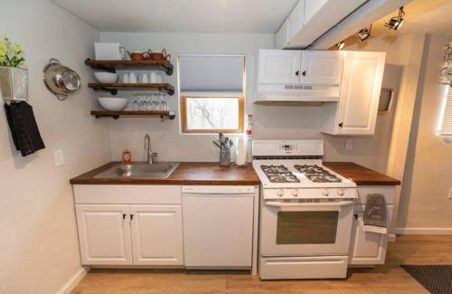 Mount Washington Maison | Cozy & Comfy Cottage in the City - w parking
