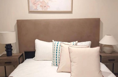 Mill Park Maison | Cozy comfy green house