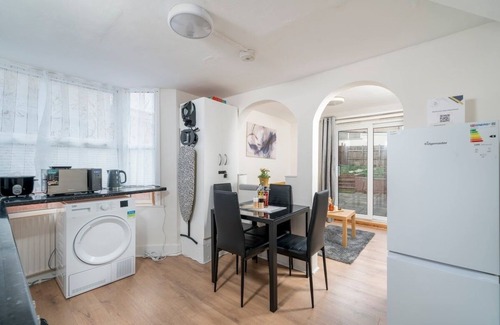 Haringey Appartement | Cozy & comfy Woodgreen station apartment sleeps 6