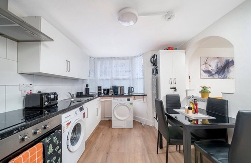 Haringey Appartement | Cozy & comfy Woodgreen station apartment sleeps 6